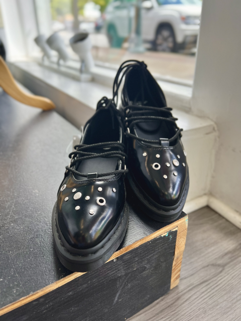 Dr. Martens  Size W7 / M5 Shoes