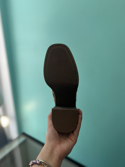Universal Thread  Size 6 Shoes