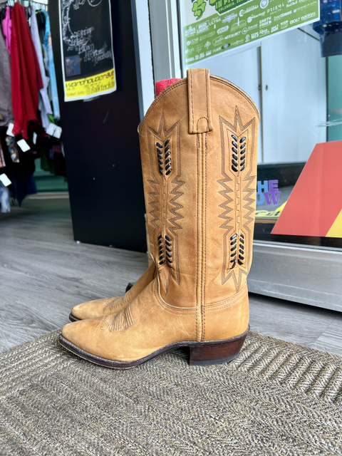 Dan Post  Size 6.5 Shoes