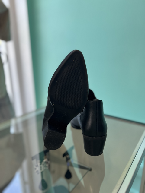 Betsey Johnson  Size 6.5 Shoes
