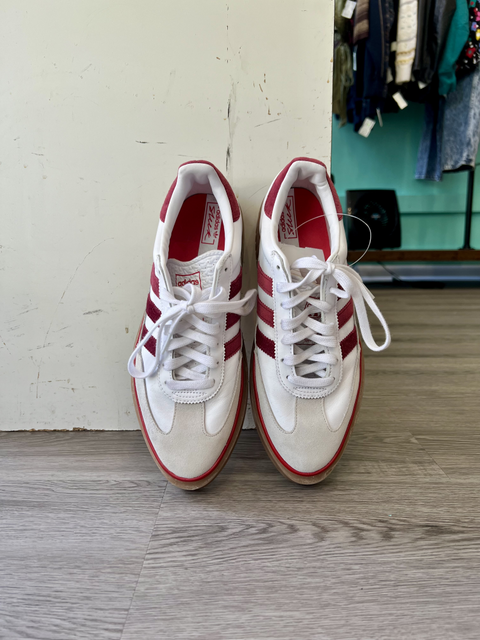 ADIDAS  Size 9 Shoes