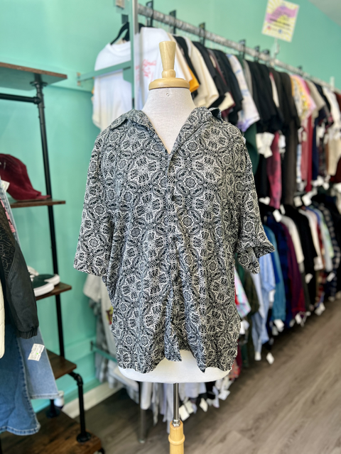 6A  Size L Tops