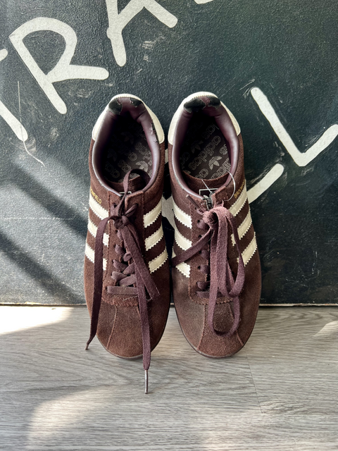 ADIDAS  Size 8 Shoes