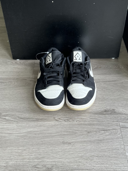 Air Jordan  Size 9 Shoes