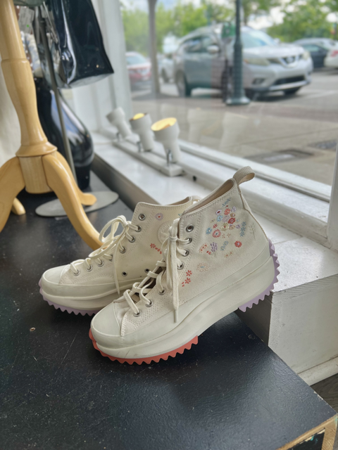 Converse  Size 10.5 Shoes