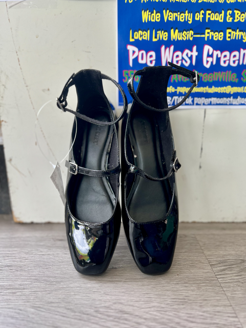Old Navy  Size 8 Shoes