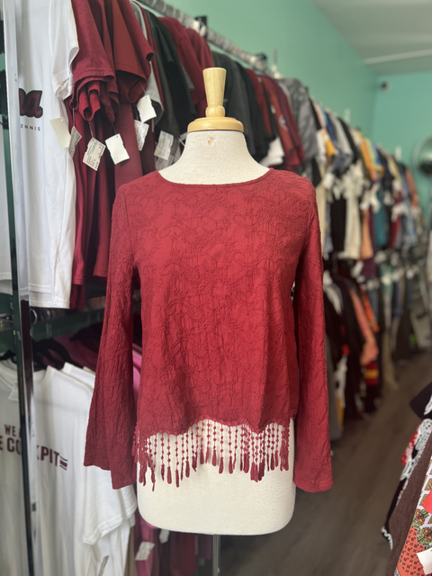 Skylar + Jade  Size M Tops