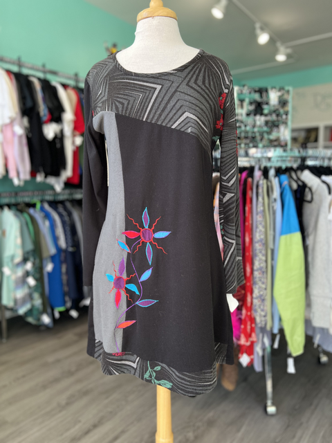 Rising International  Size XL Dresses