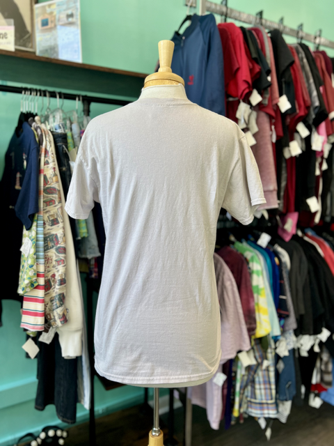 Gildan  Size M Top