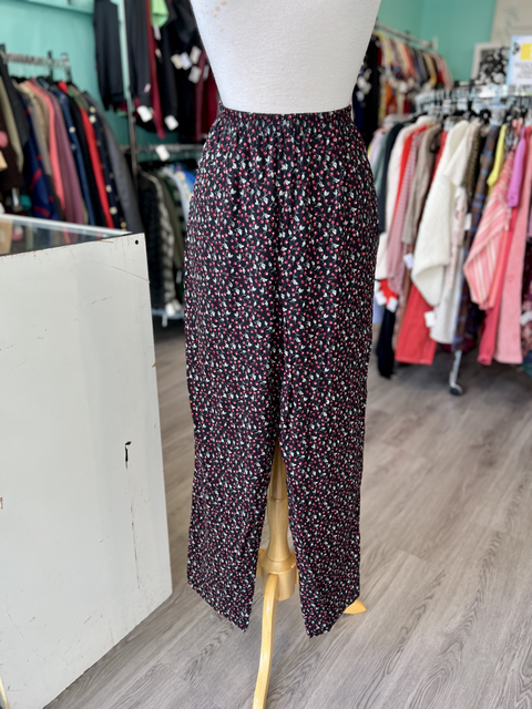 Sweetbriar  Size L Bottoms