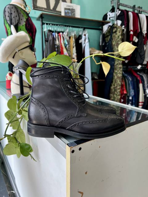 Thursday  Size 7.5M/9W Shoes