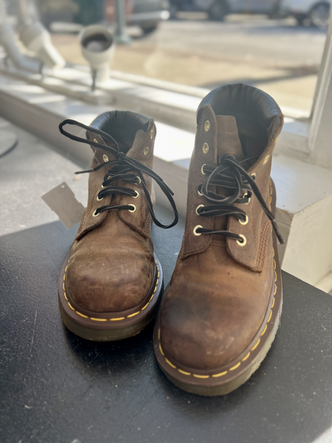 Dr. Martens  Size M7/W8 Shoes