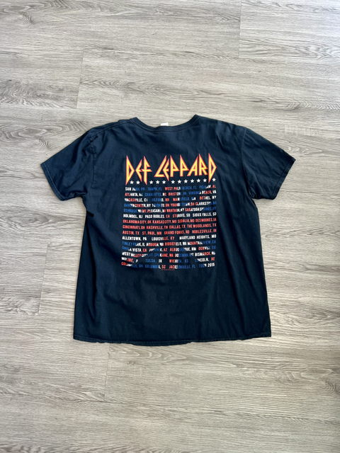 Gildan  Size XL Top