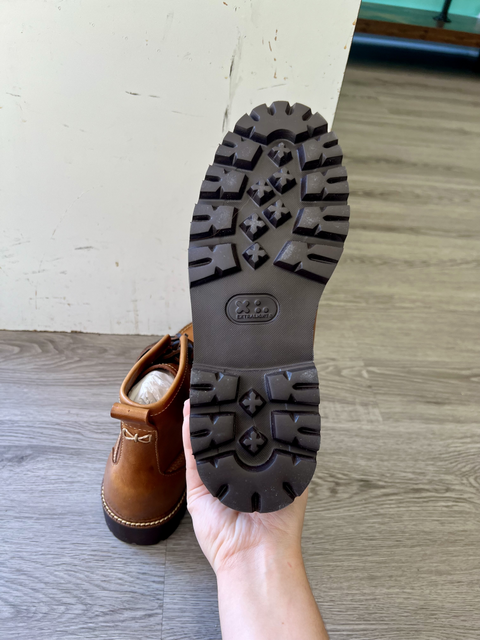 GH Bass  Size 7 Shoes