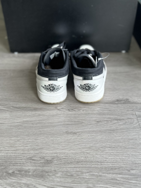 Air Jordan  Size 9 Shoes