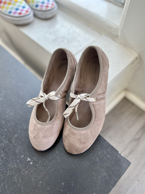 Project Cloud  Size 6.5 Shoes