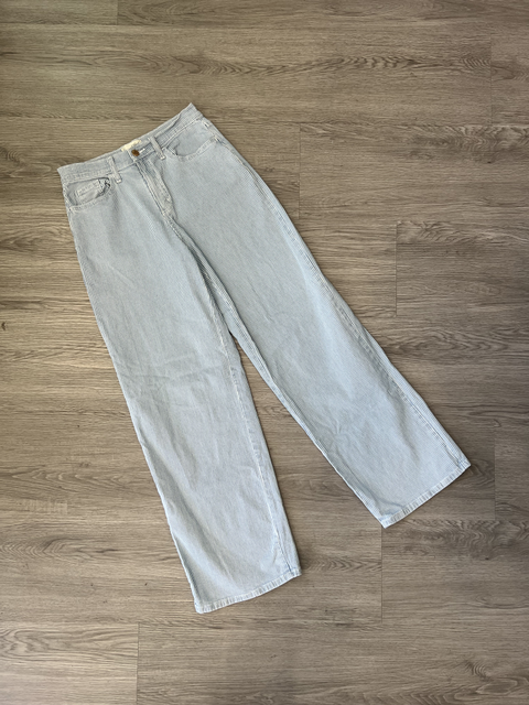 Universal Thread  Size 6 Bottoms