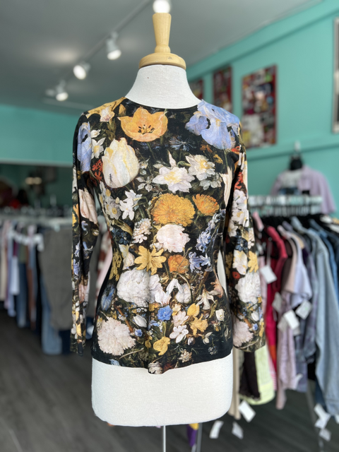 KHM  Size M Tops