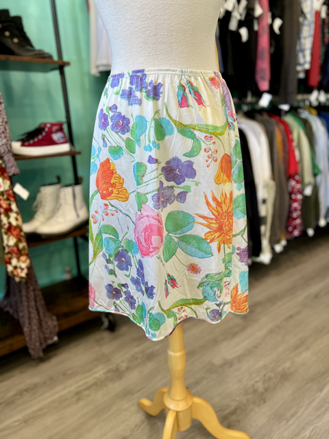 Vanity Fair  Size ML Bottoms