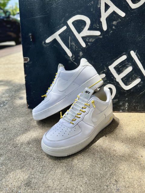 Nike  Size 9.5 Shoes