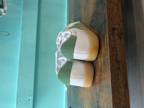 ADIDAS  Size 8 Shoes