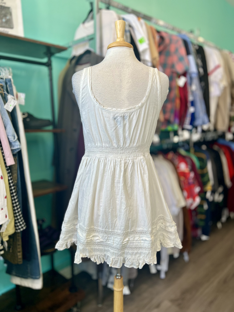 Urban Outfitters  Size L Dresses