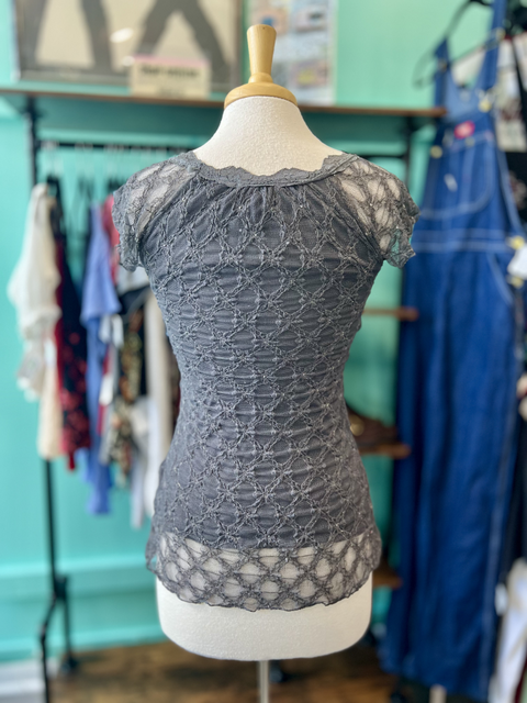 6 Degrees  Size M Tops