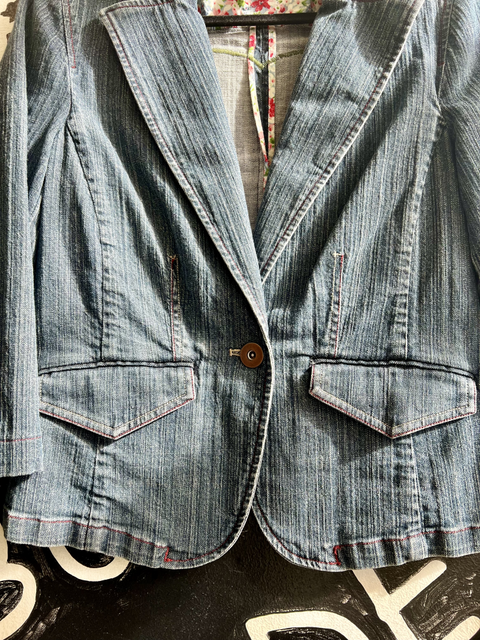NINE WEST  Size 4 Tops