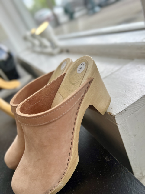 No. 6  Size 8 Shoes