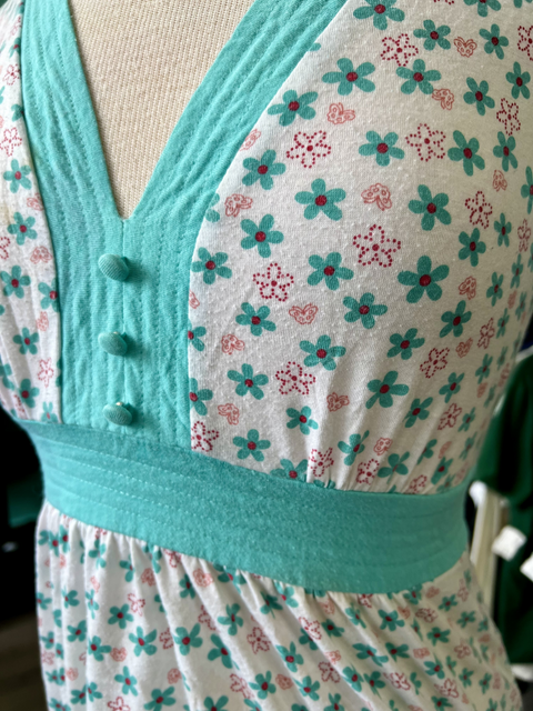 one clothing  Size M Tops