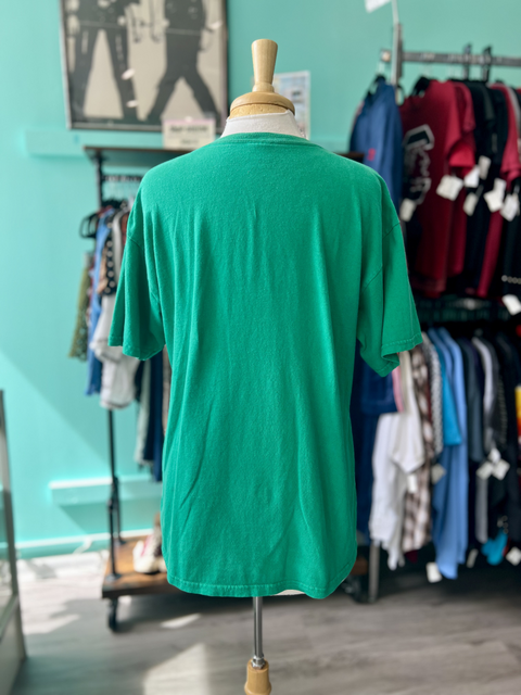 Gildan  Size L Top