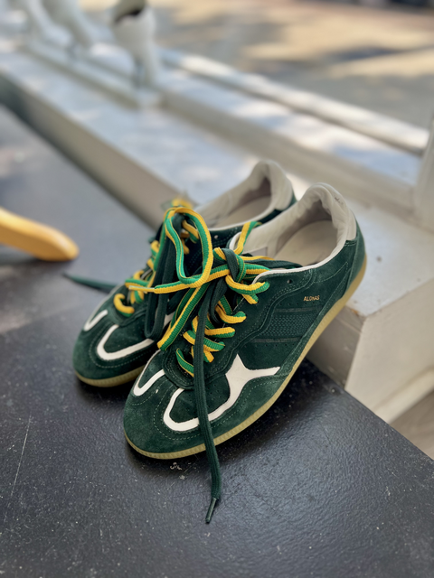Alohas  Size 9 Shoes