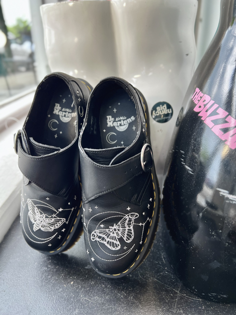 Dr. Martens  Size M8/W10 Shoes