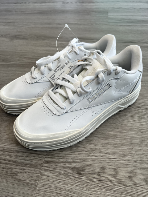 Reebok  Size 10 Shoes