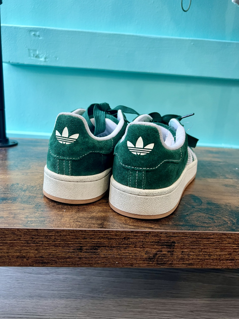 ADIDAS  Size 7 Shoes