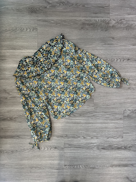 Universal Thread  Size XS Tops