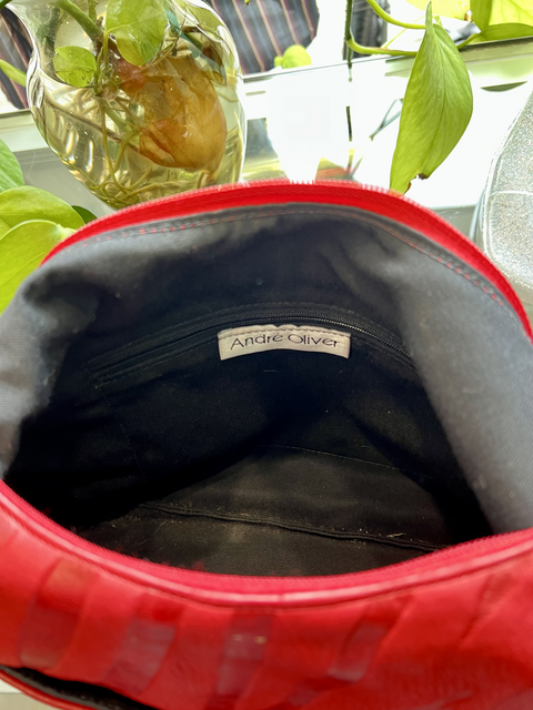 Andre Oliver  Size M Bag