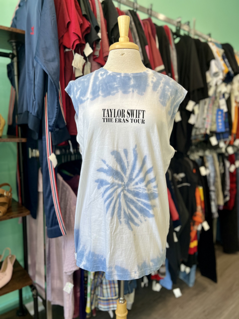 Taylor Swift  Size L Top