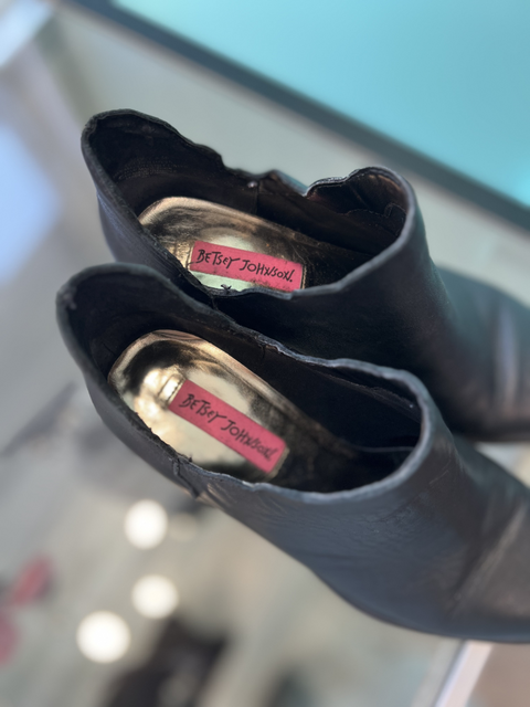 Betsey Johnson  Size 6.5 Shoes
