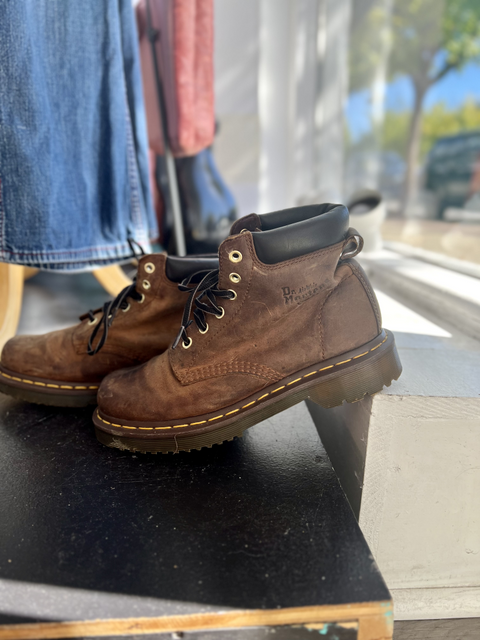 Dr. Martens  Size M7/W8 Shoes