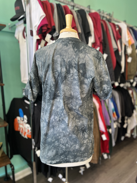 The Mountain  Size M Tops