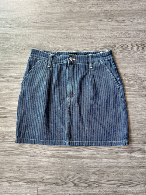 Lee  Size 28 Bottoms