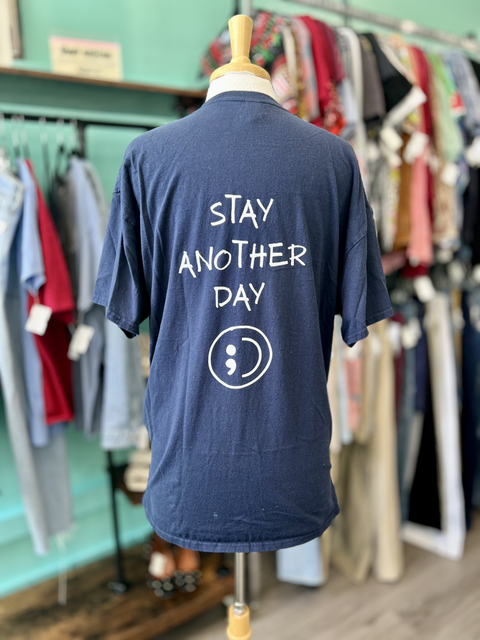 Gildan  Size XL Tops