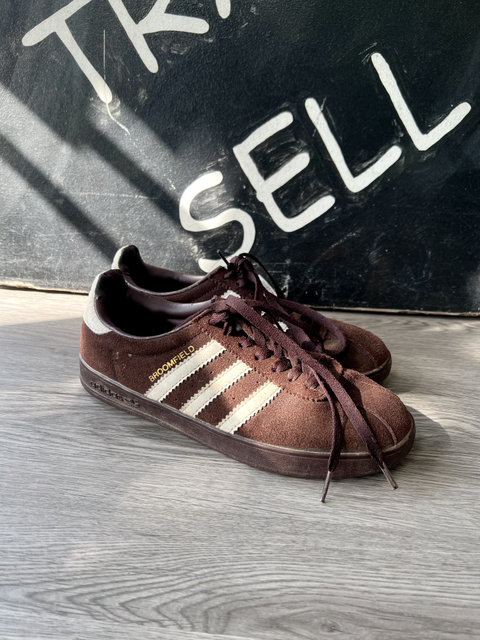 ADIDAS  Size 8 Shoes
