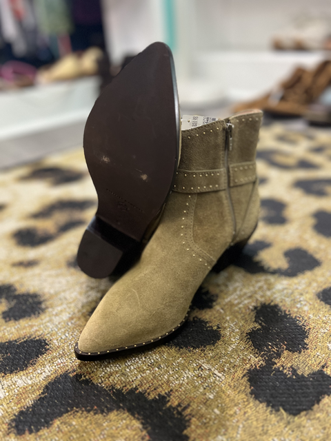 Loeffler Randal  Size 7 Shoes