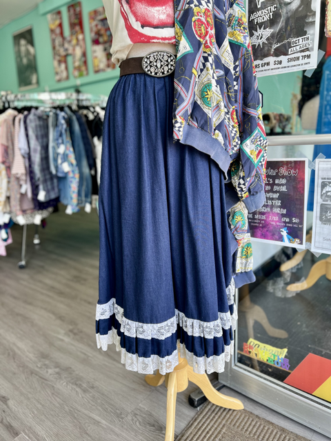 Karman  Size 4 Bottoms
