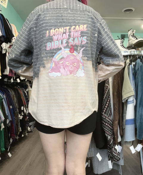 Arizona  Size L Tees