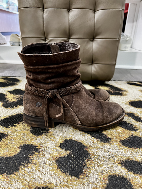 Born  Size 8 Shoes