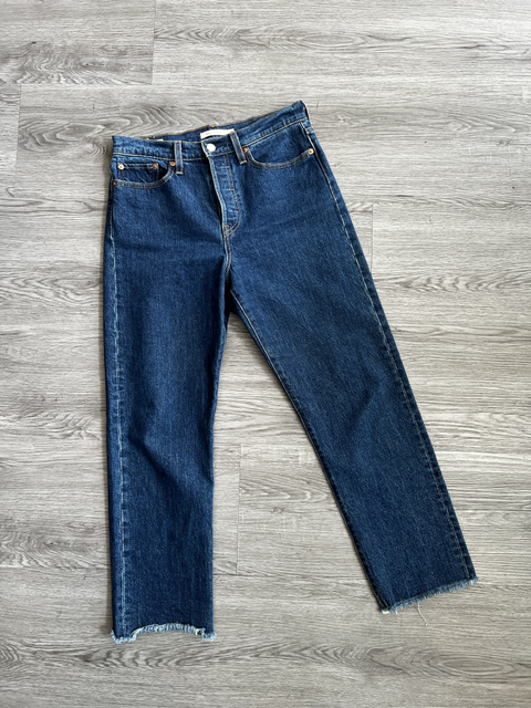 Levi Strauss & co.  Size 28 Bottoms