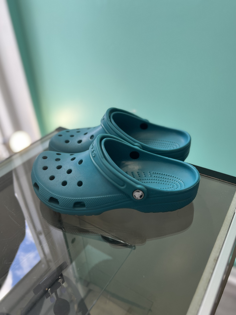 Crocs  Size W9/M7 Shoes